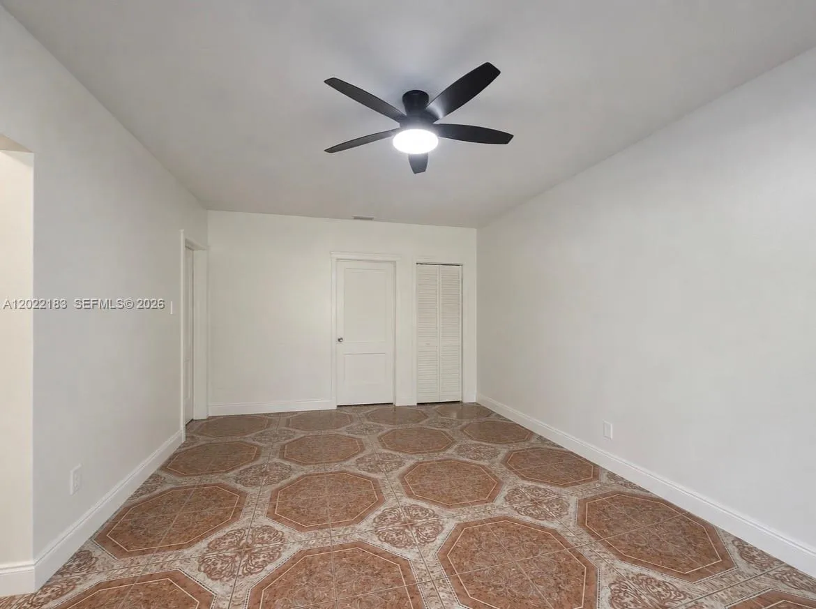 160 NW 45th St, Miami FL 33127