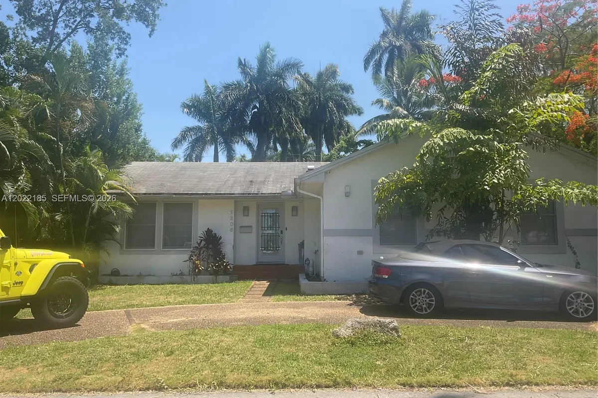 1206 Tyler St, Hollywood FL 33019