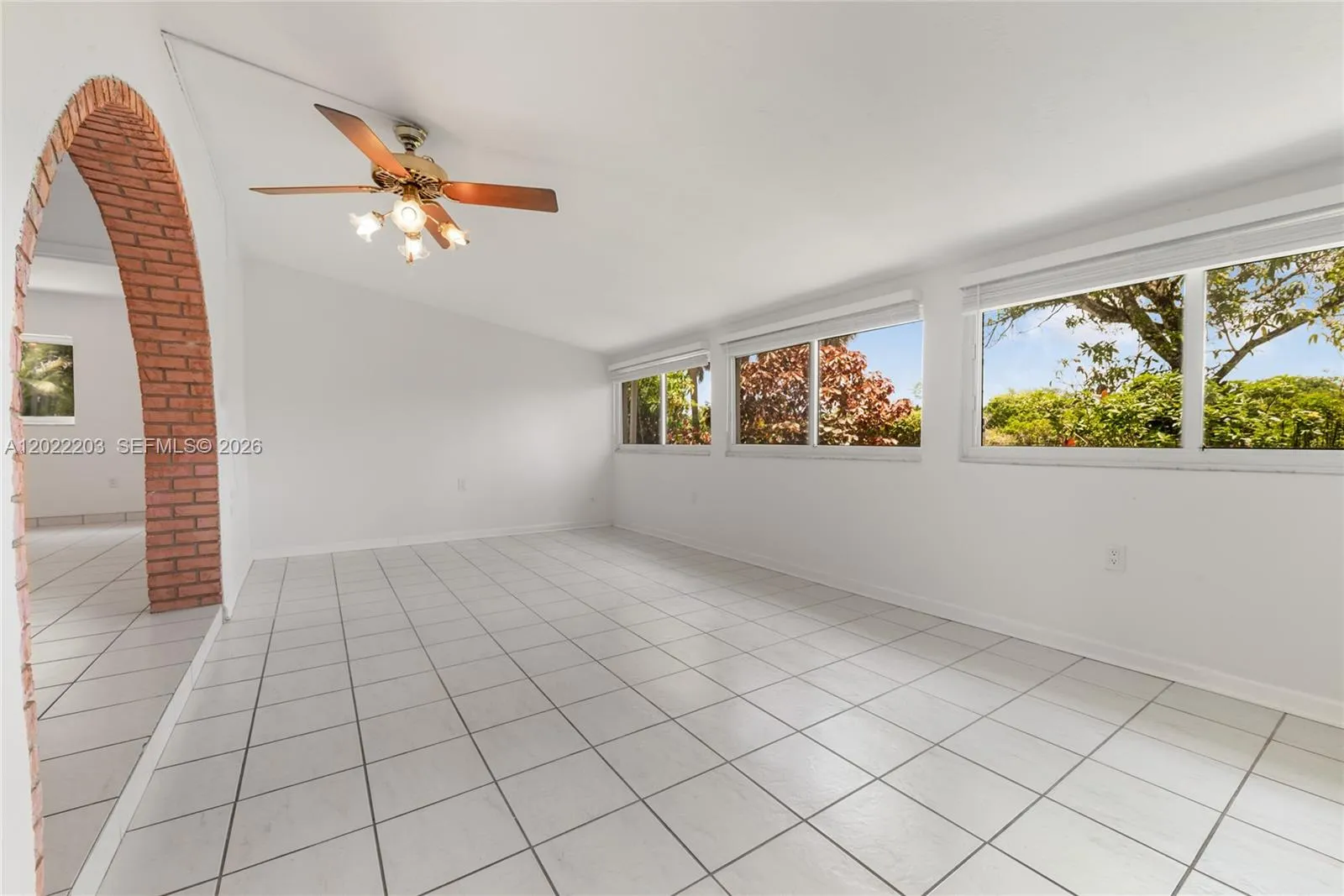 9460 Palmetto Club Ln E, Palmetto Bay FL 33157