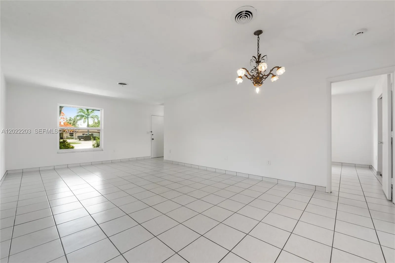 9460 Palmetto Club Ln E, Palmetto Bay FL 33157