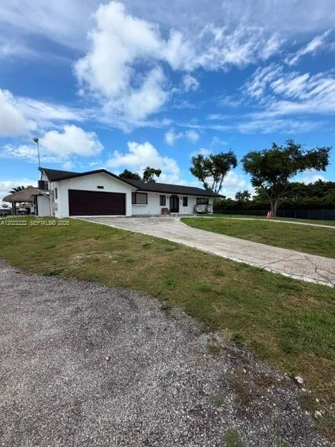 20465 SW 200th St, Miami FL 33187