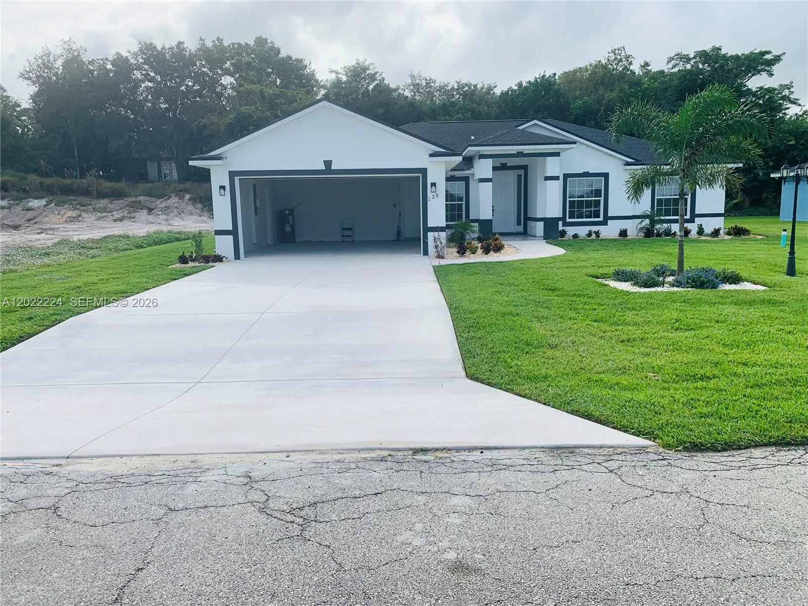 120 CLINTON AVENUE, Lake Placid FL 33852