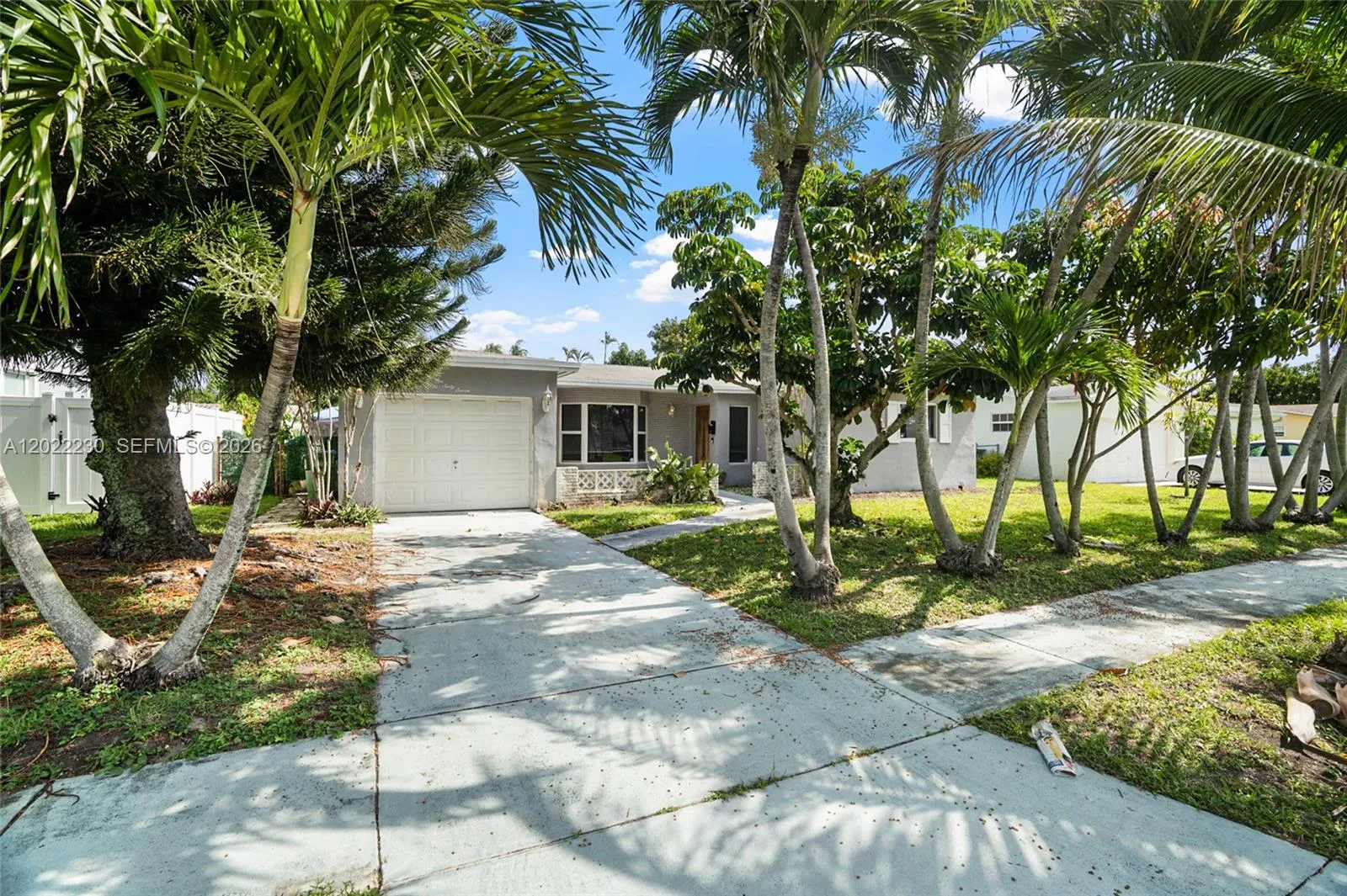 3 bedroom 2 bath for sale at 6667 NW 1st St, Margate FL 33063