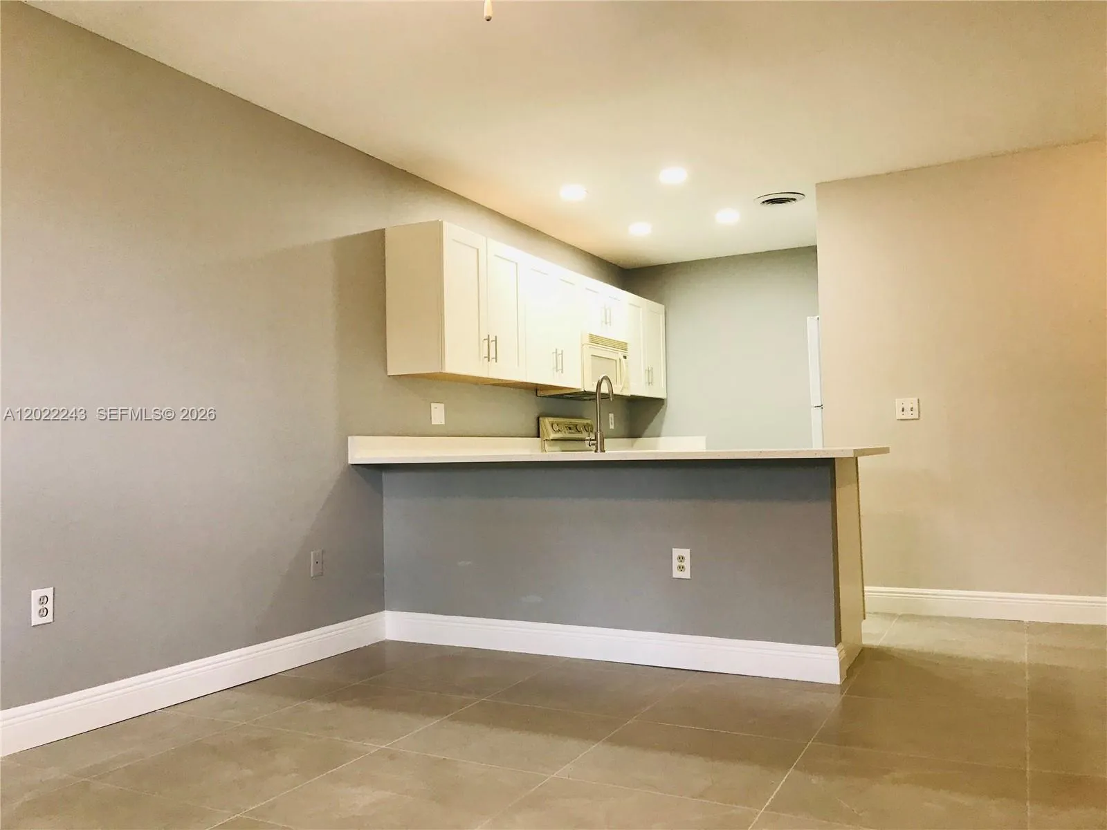 565 NW 100th Pl # 203, Pembroke Pines FL 33024