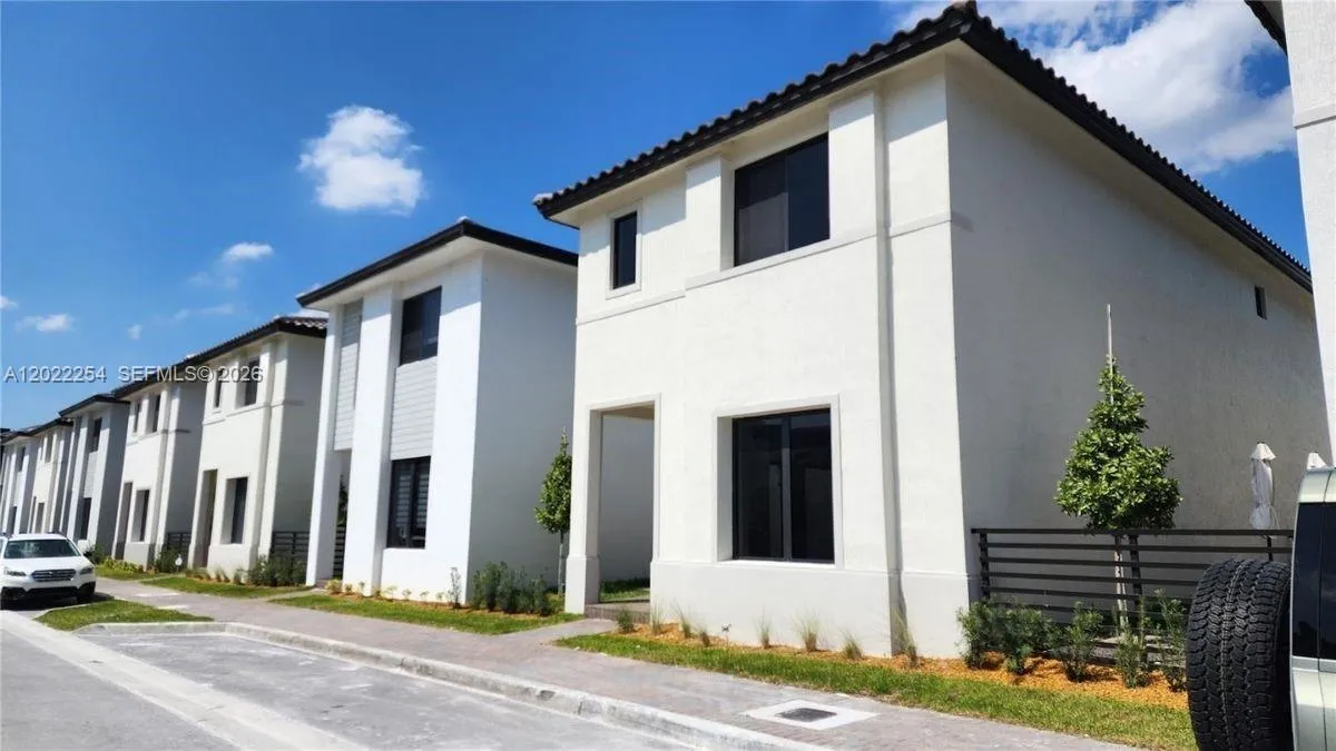 8119 NW 42nd St # 8119, Doral FL 33166