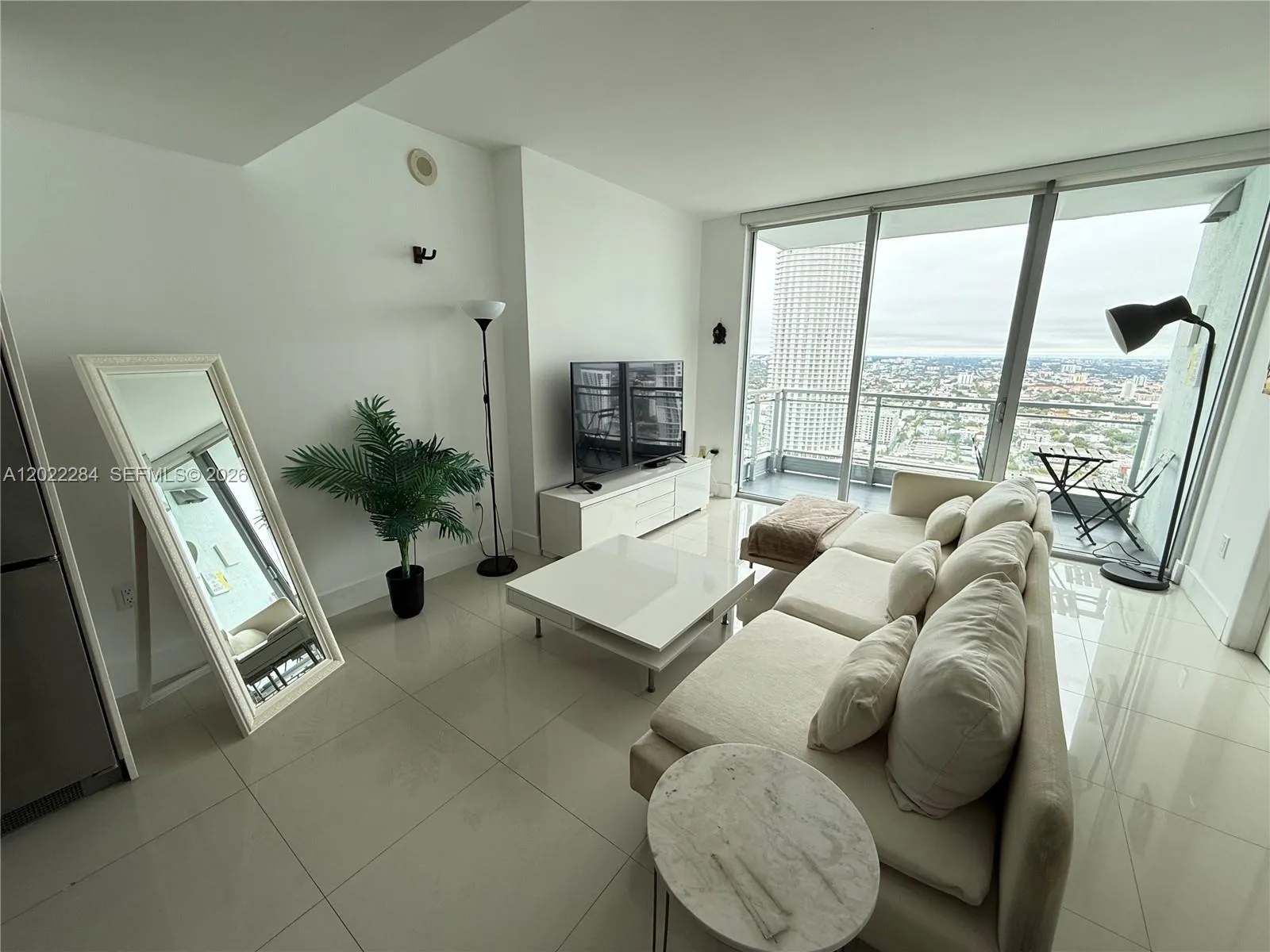 92 SW 3rd St # 3709, Miami FL 33130