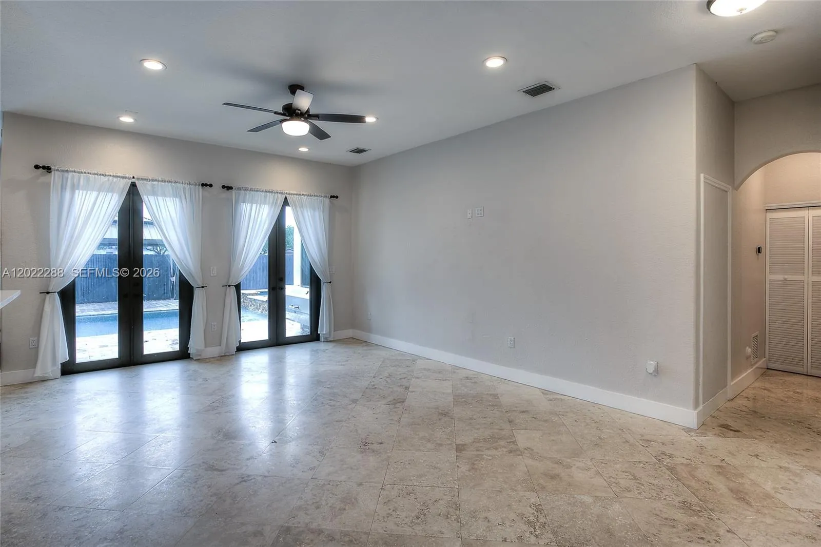 18355 NW 89th Ave, Hialeah FL 33018