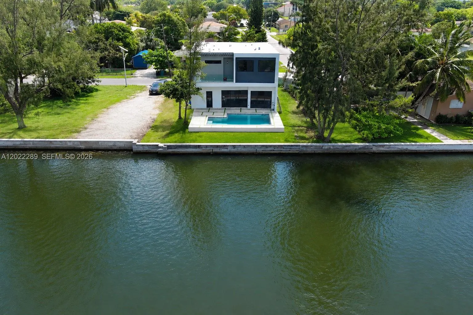 201 NW 14 WAY, Dania Beach FL 33004