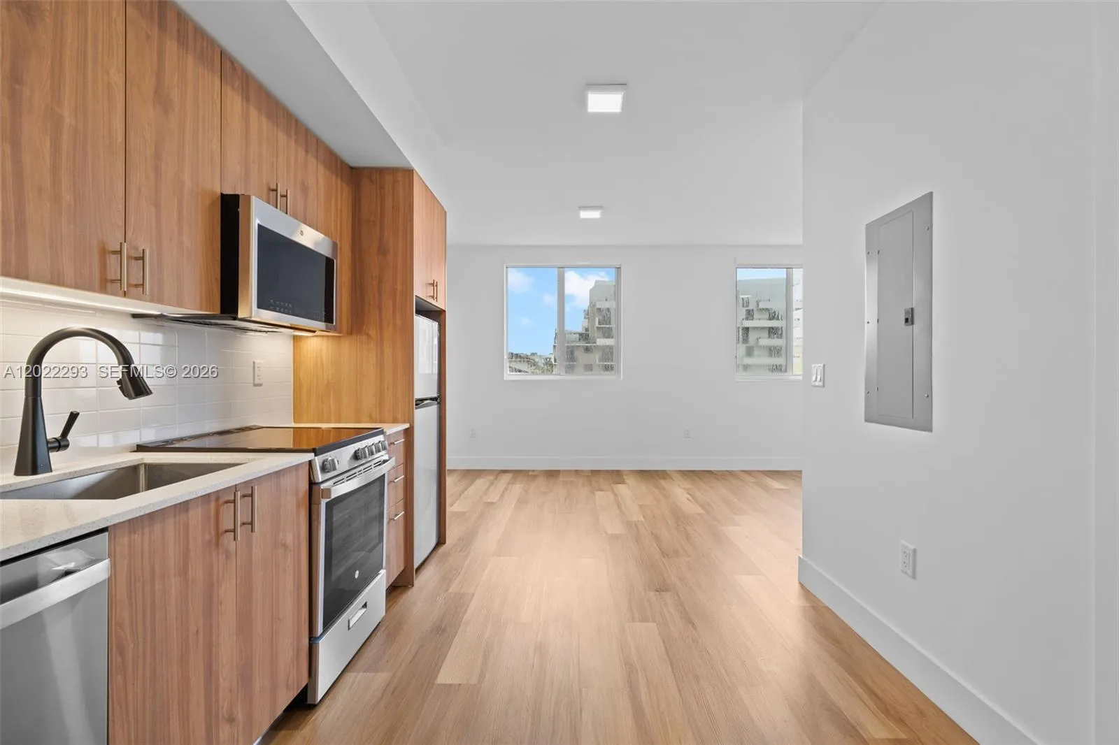 650 SW 1st St # 403, Miami FL 33130