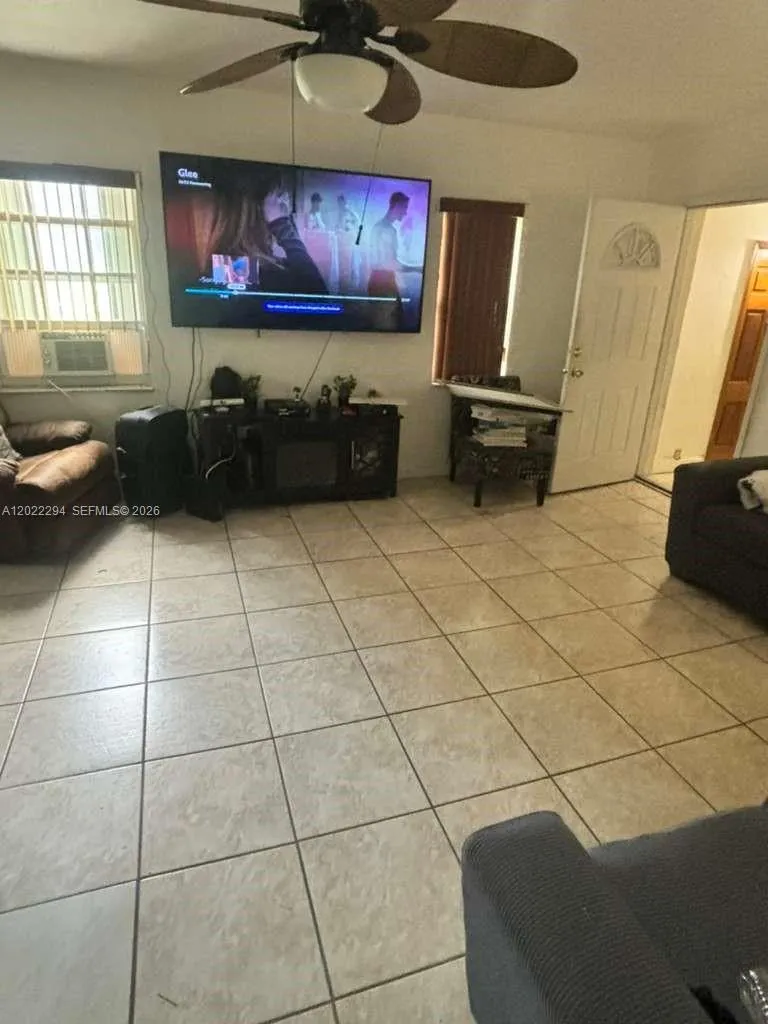 2940 NW 57th St, Miami FL 33142