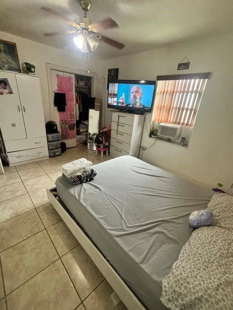 2940 NW 57th St, Miami FL 33142
