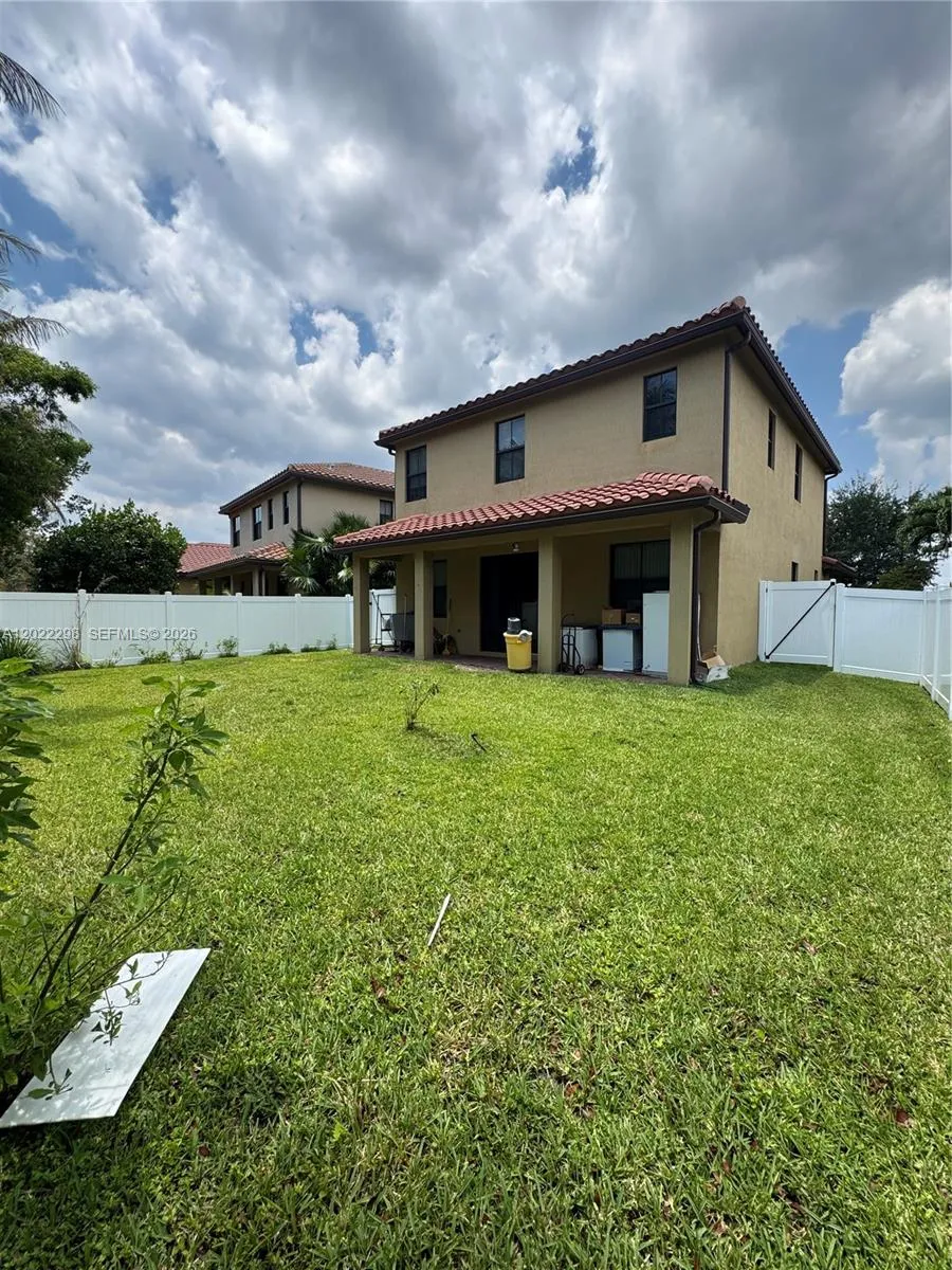 5504 NW 48th Ln, Tamarac FL 33319