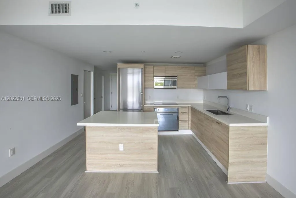 16385 N Biscayne Blvd # 403, North Miami Beach FL 33160