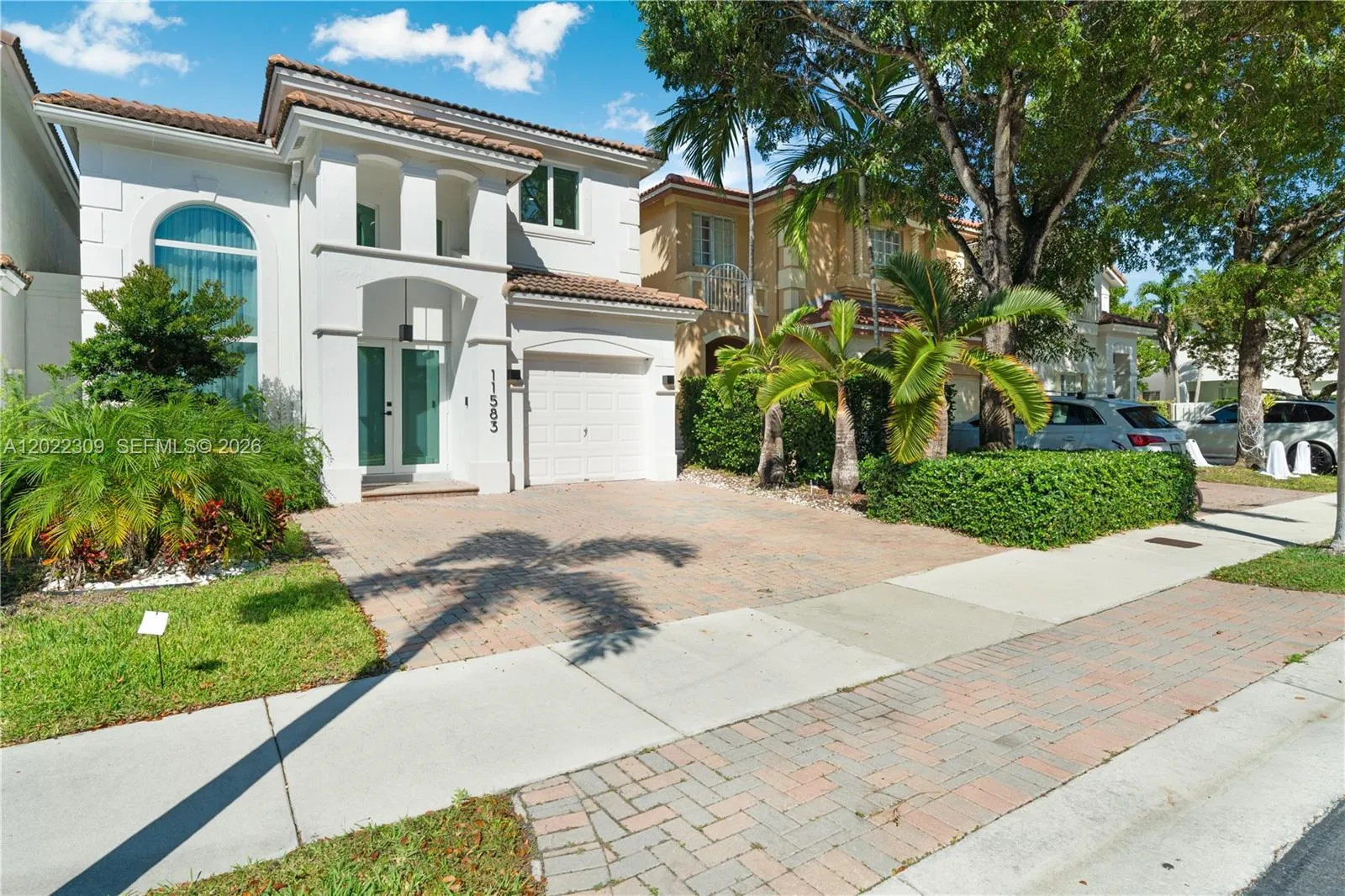 4 bedroom 3 bath for sale at 11583 NW 69th Ter, Doral FL 33178