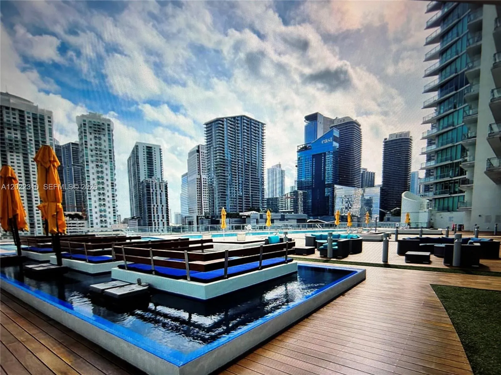 92 SW 3rd St # 3703, Miami FL 33130