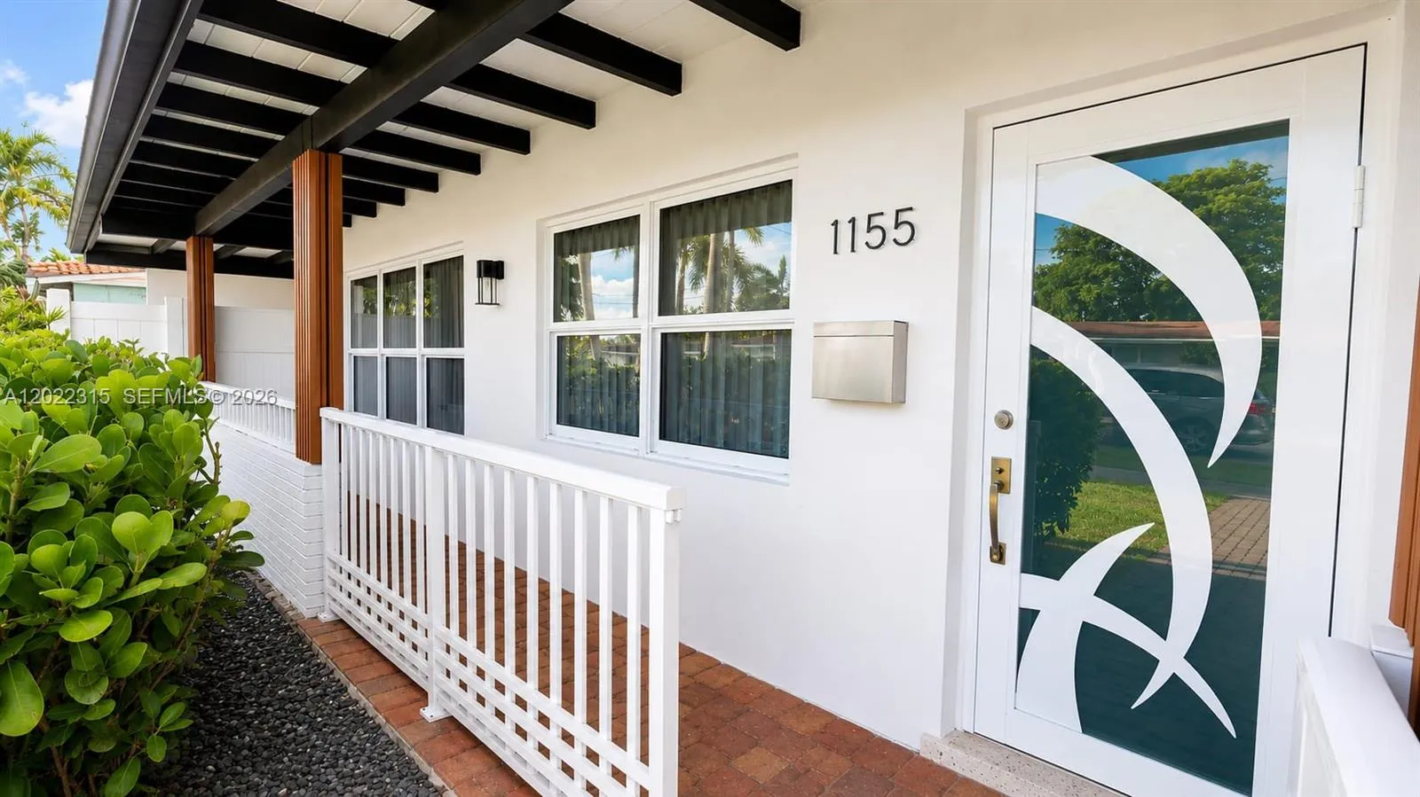 1155 Hayes St, Hollywood FL 33019