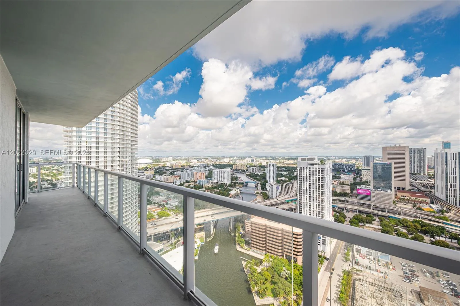 185 SW 7th St # 4201, Miami FL 33130