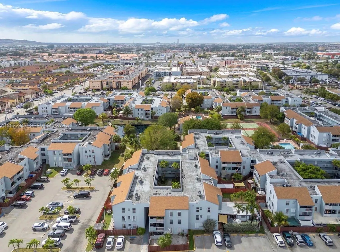 2 bedroom 2 bath for sale at 1725 W 60th St # F322, Hialeah FL 33012