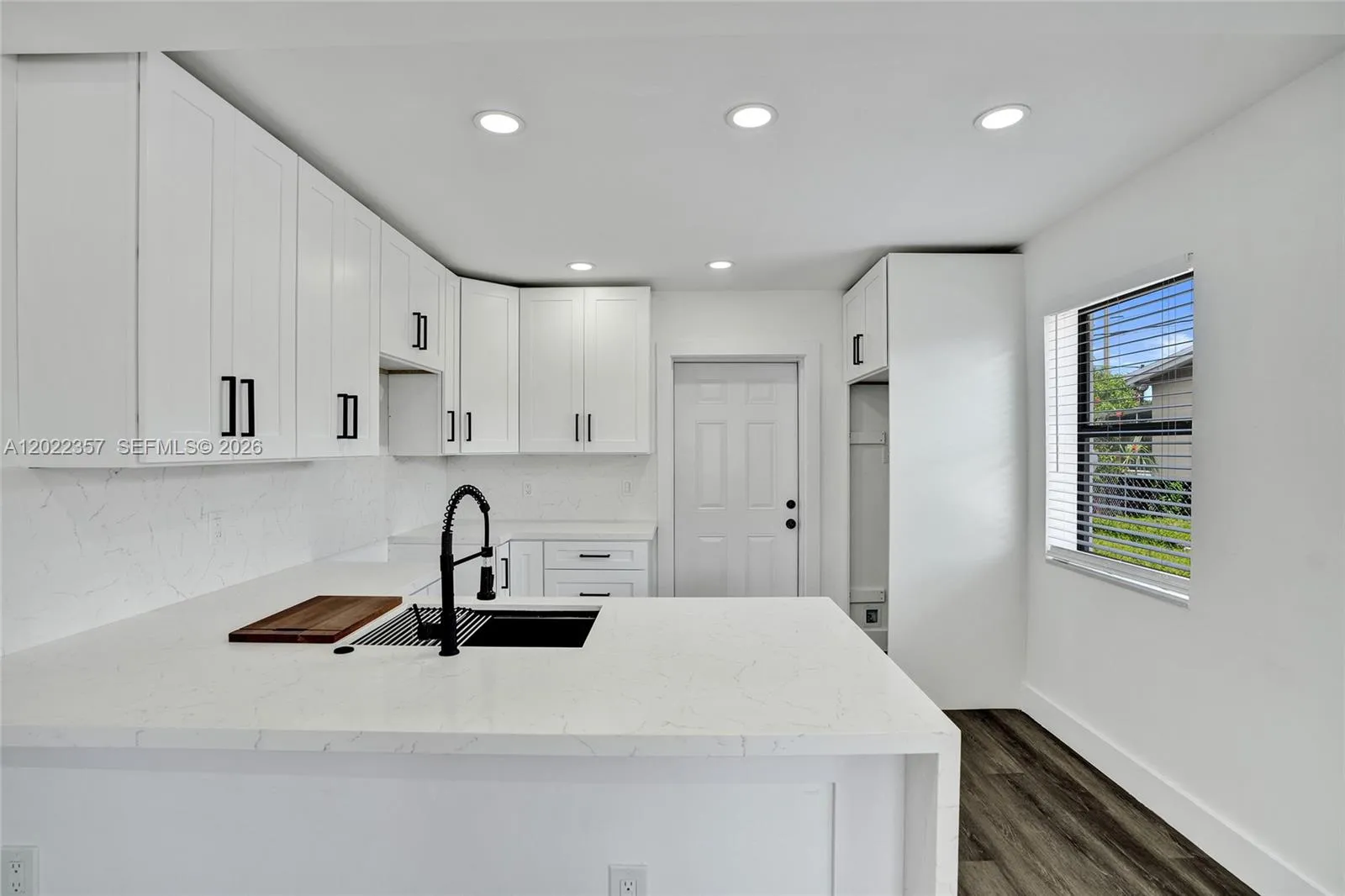 2 bedroom 1 bath for sale at 733 NW 15th Ter, Fort Lauderdale FL 33311