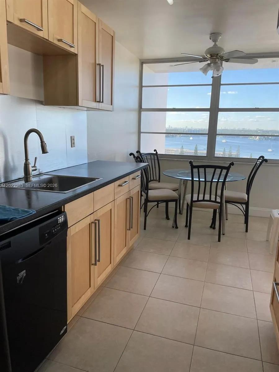 18021 Biscayne Blvd, Aventura FL 33160
