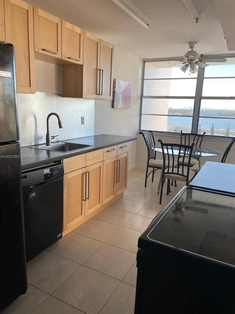 18021 Biscayne Blvd, Aventura FL 33160