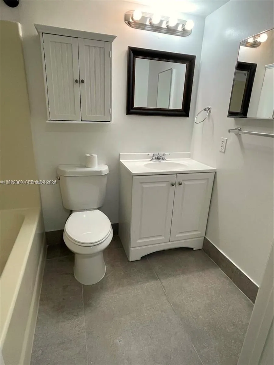 3660 N 56th Ave # 609, Hollywood FL 33021