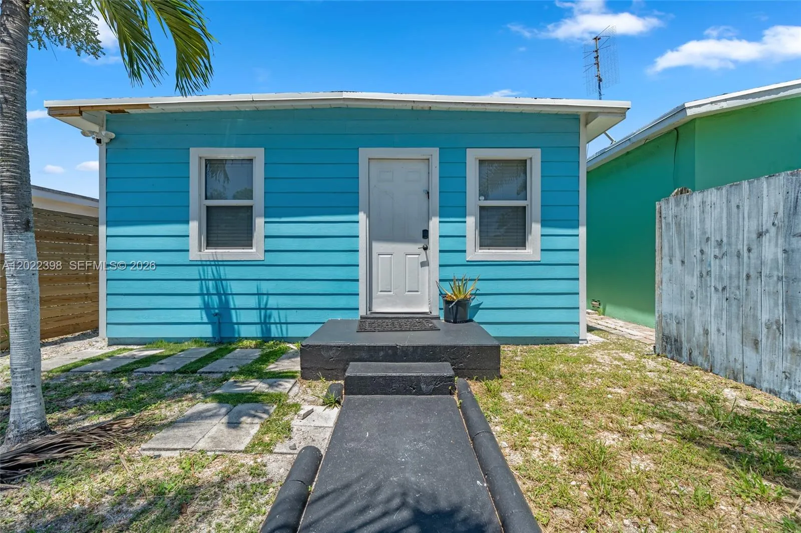 629 N F St, Lake Worth FL 33460