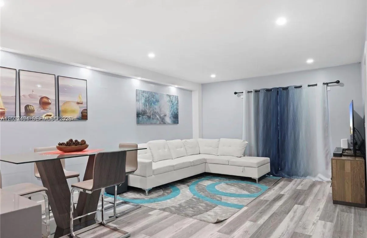 6125 W 20th Ave # 302, Hialeah FL 33012