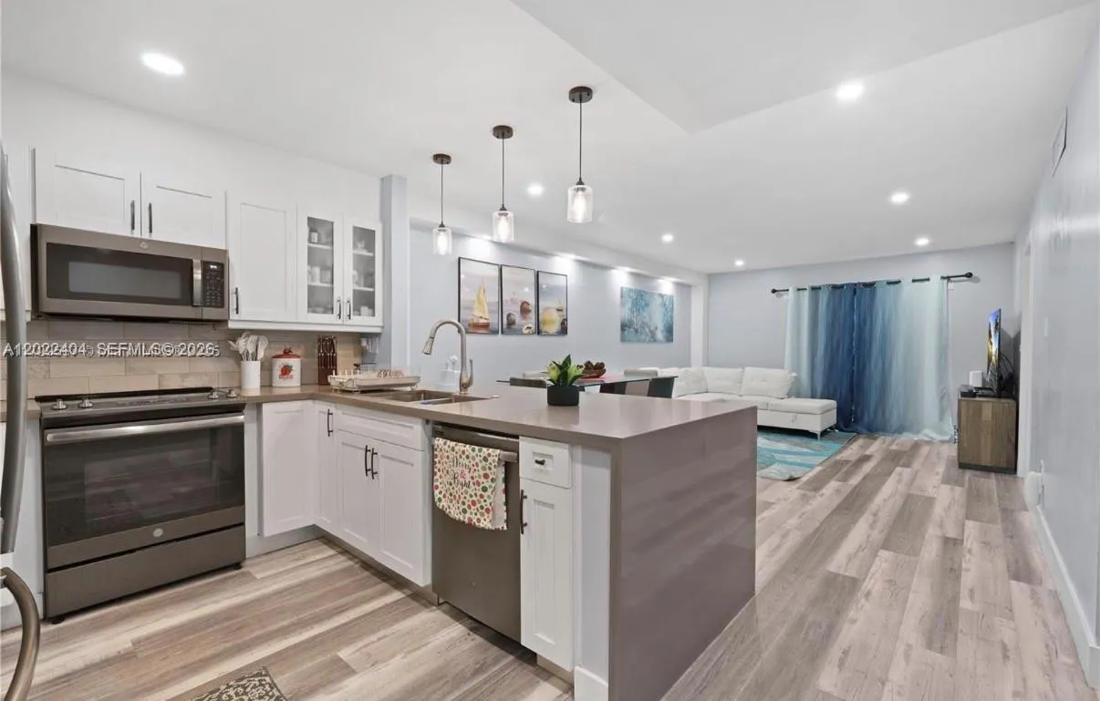 6125 W 20th Ave # 302, Hialeah FL 33012