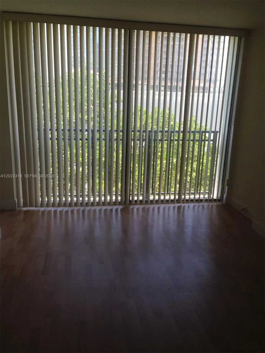 16909 N Bay Rd # 520, Sunny Isles Beach FL 33160