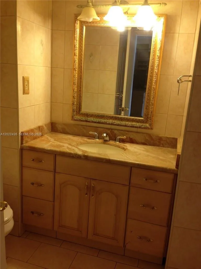 18011 Biscayne Blvd # 1503, Aventura FL 33160