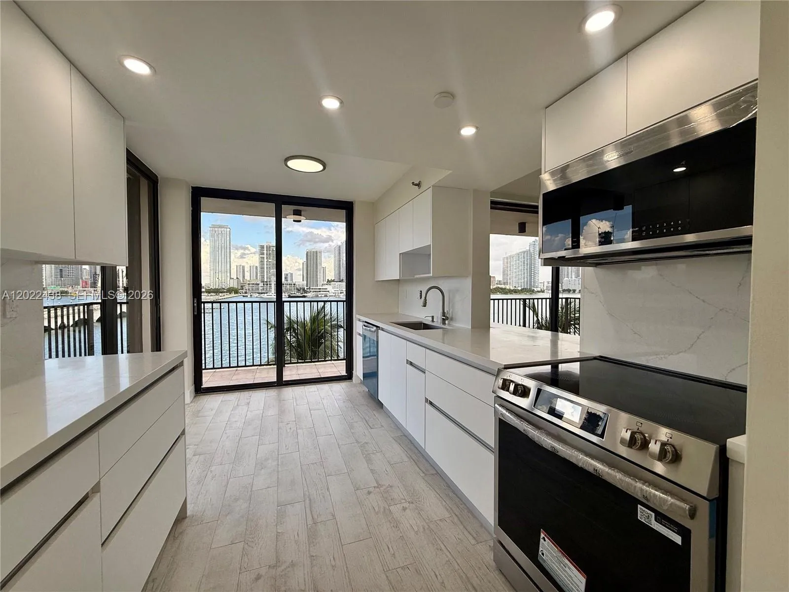 801 N Venetian Dr # 408, Miami FL 33139