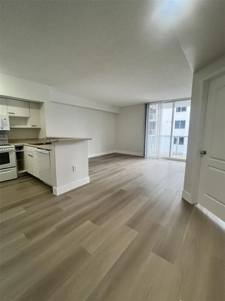 5085 NW 7th St # 503, Miami FL 33126