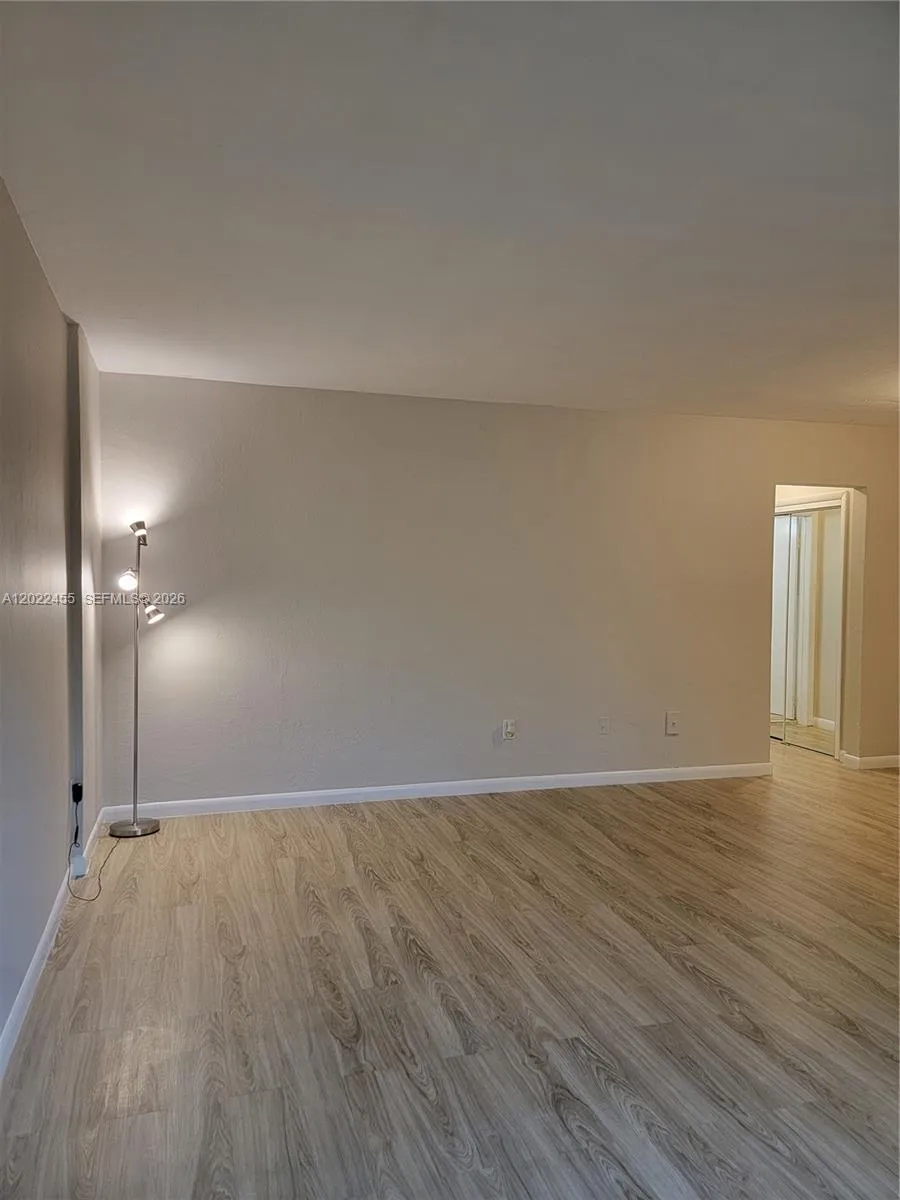 835 Lenox Ave # 303, Miami Beach FL 33139