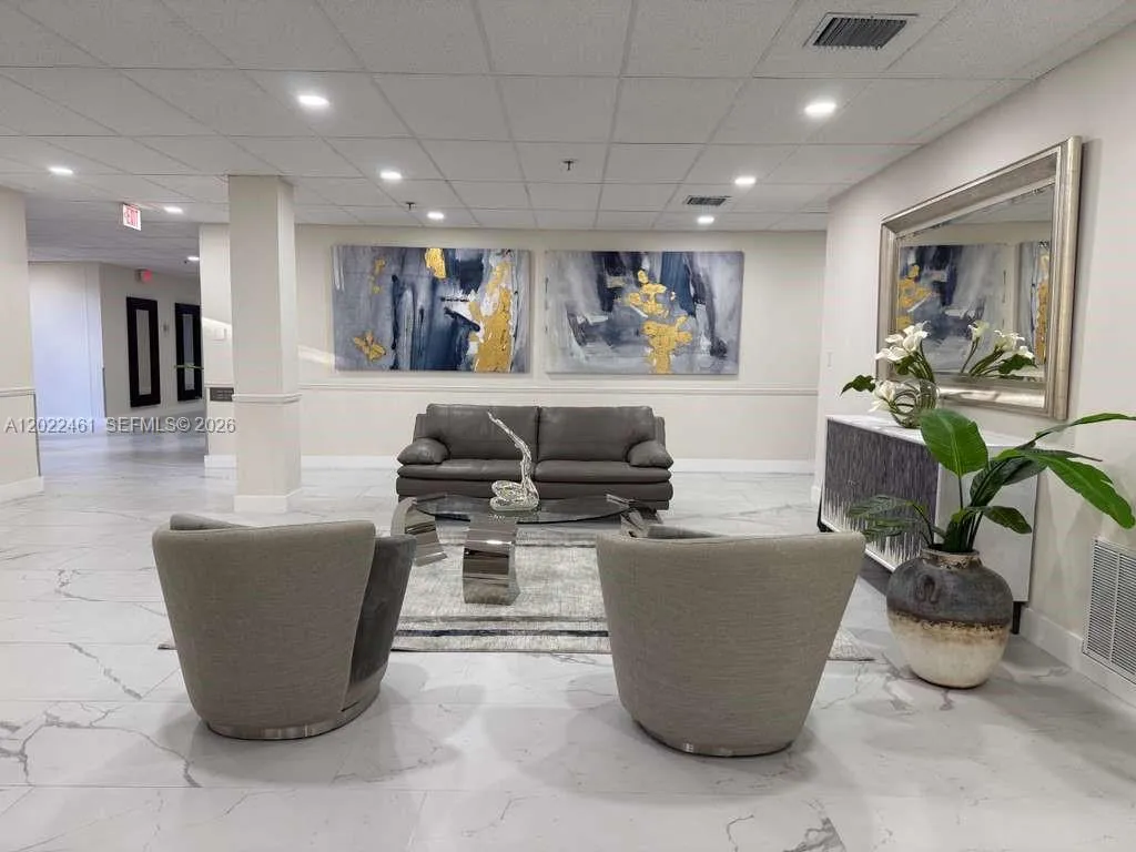 2 bedroom 2 bath for sale at 900 NE 195th St # 618, Miami FL 33179