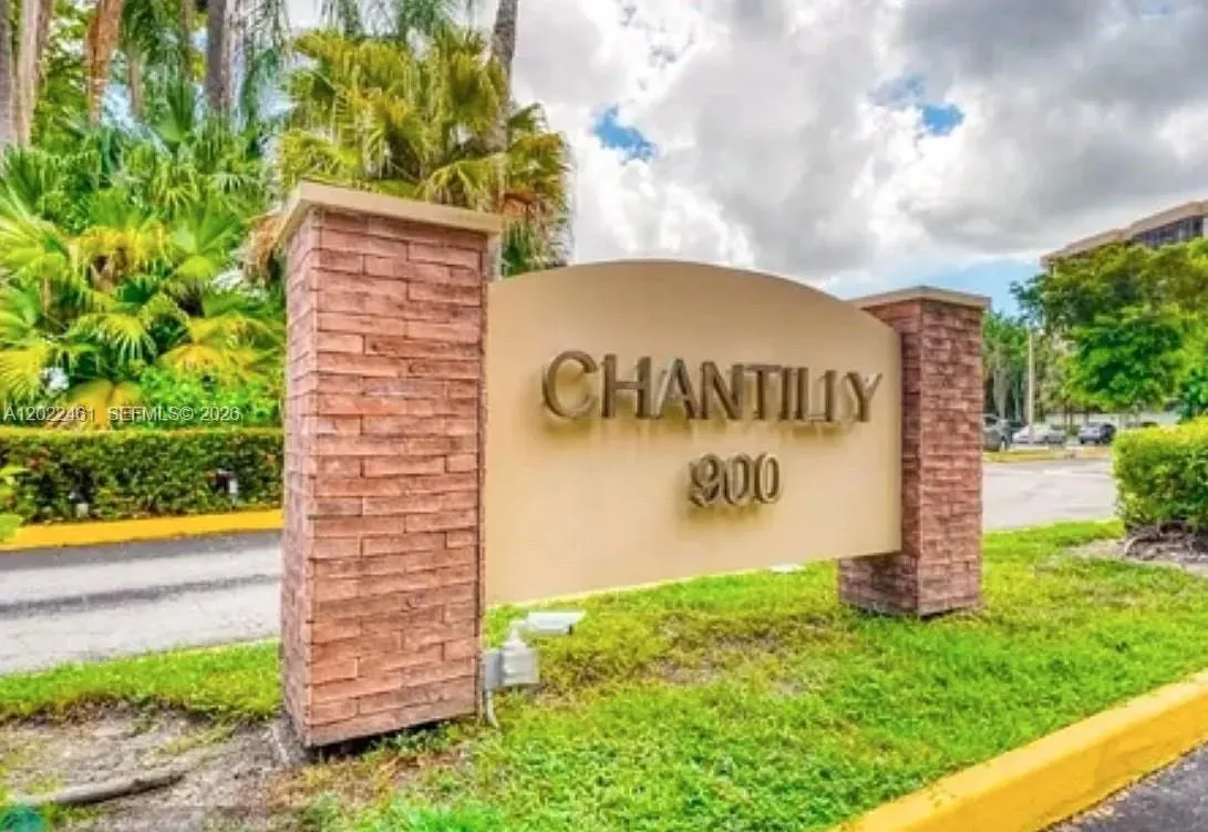 900 NE 195th St # 618, Miami FL 33179