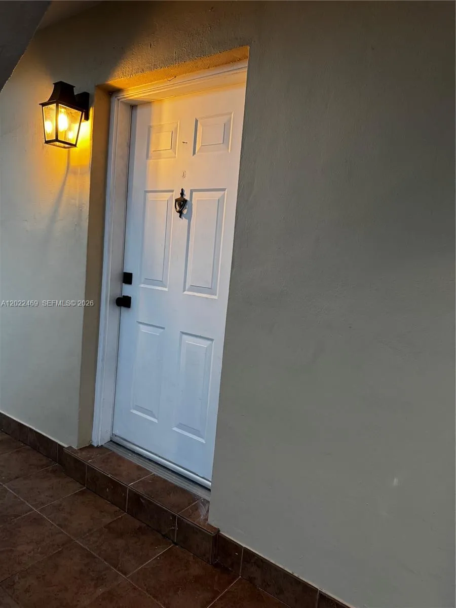2725 SW 25th St # 1, Miami FL 33133