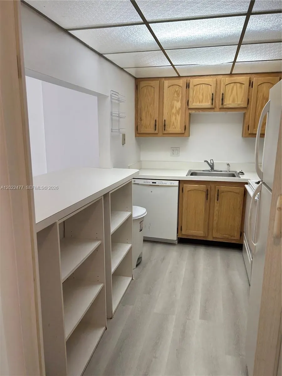 4154 Inverrary Dr # 205, Lauderhill FL 33319