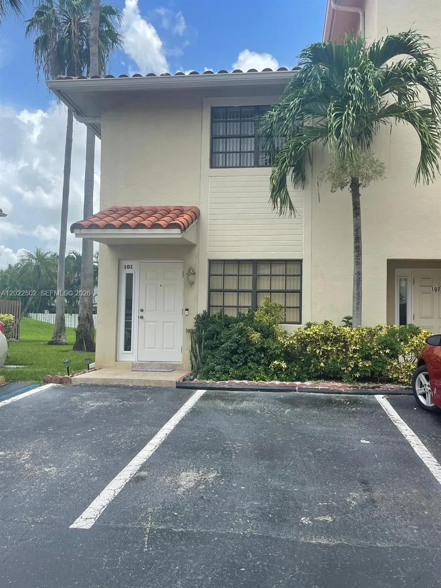 2 bedroom 2 bath for sale at 9880 Hammocks Blvd # 43, Miami FL 33196