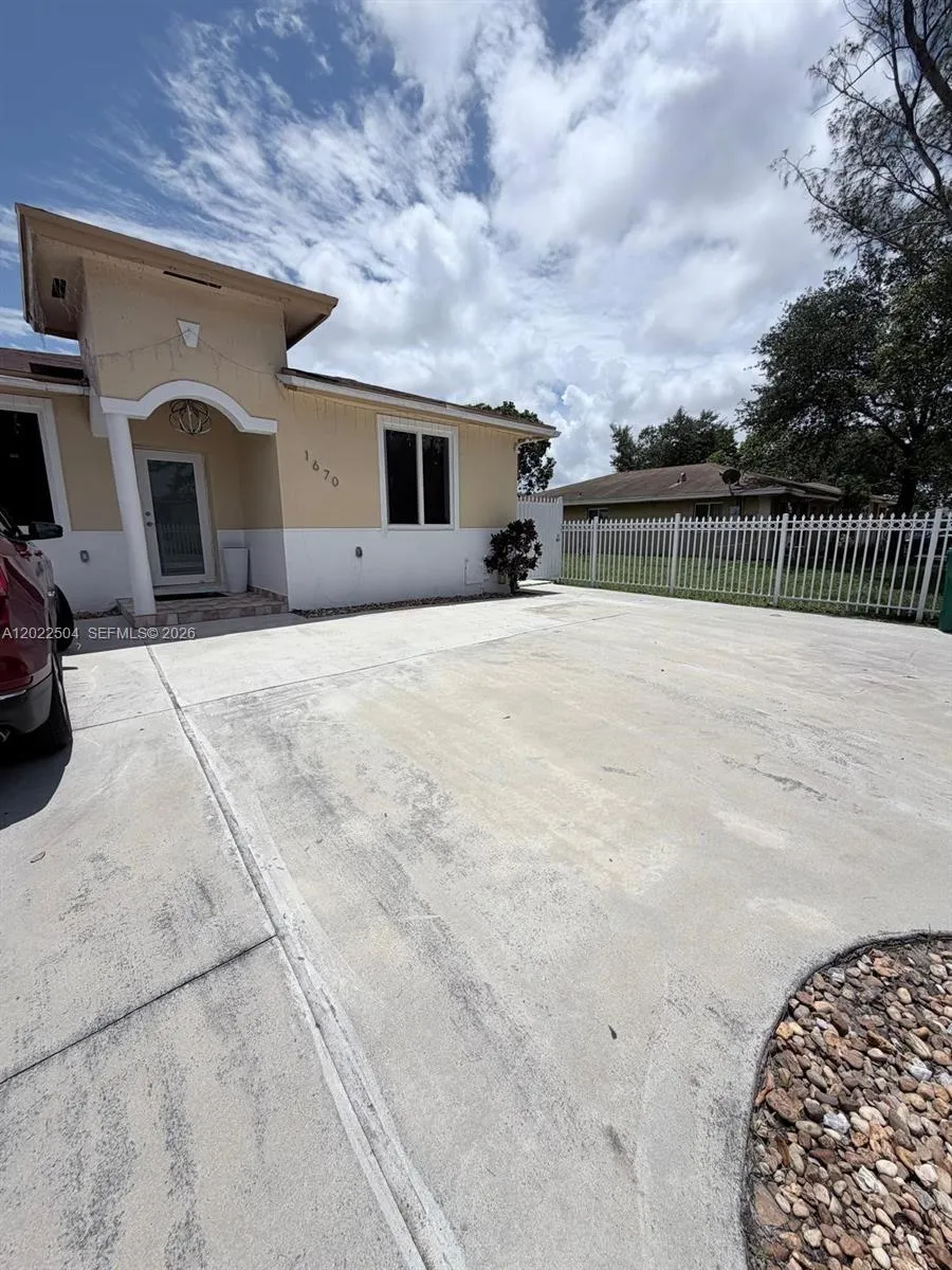1670 NW 73rd St, Miami FL 33147