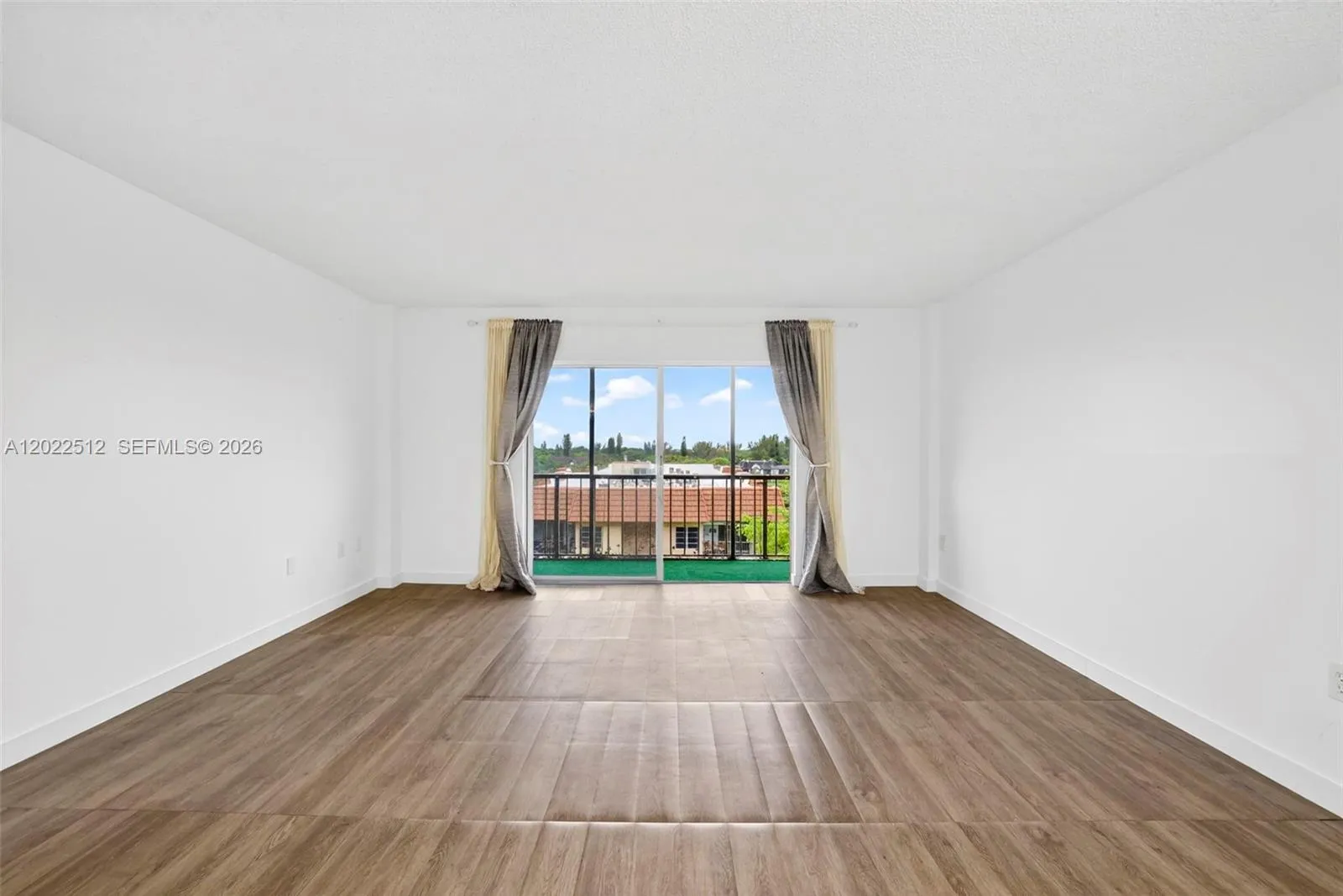 4174 Inverrary Drive # 706, Lauderhill FL 33319