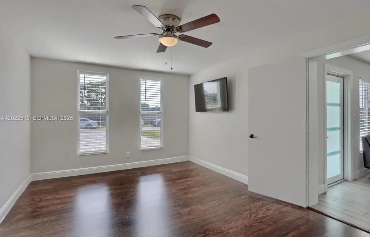876 Gardenia Dr, Royal Palm Beach FL 33411