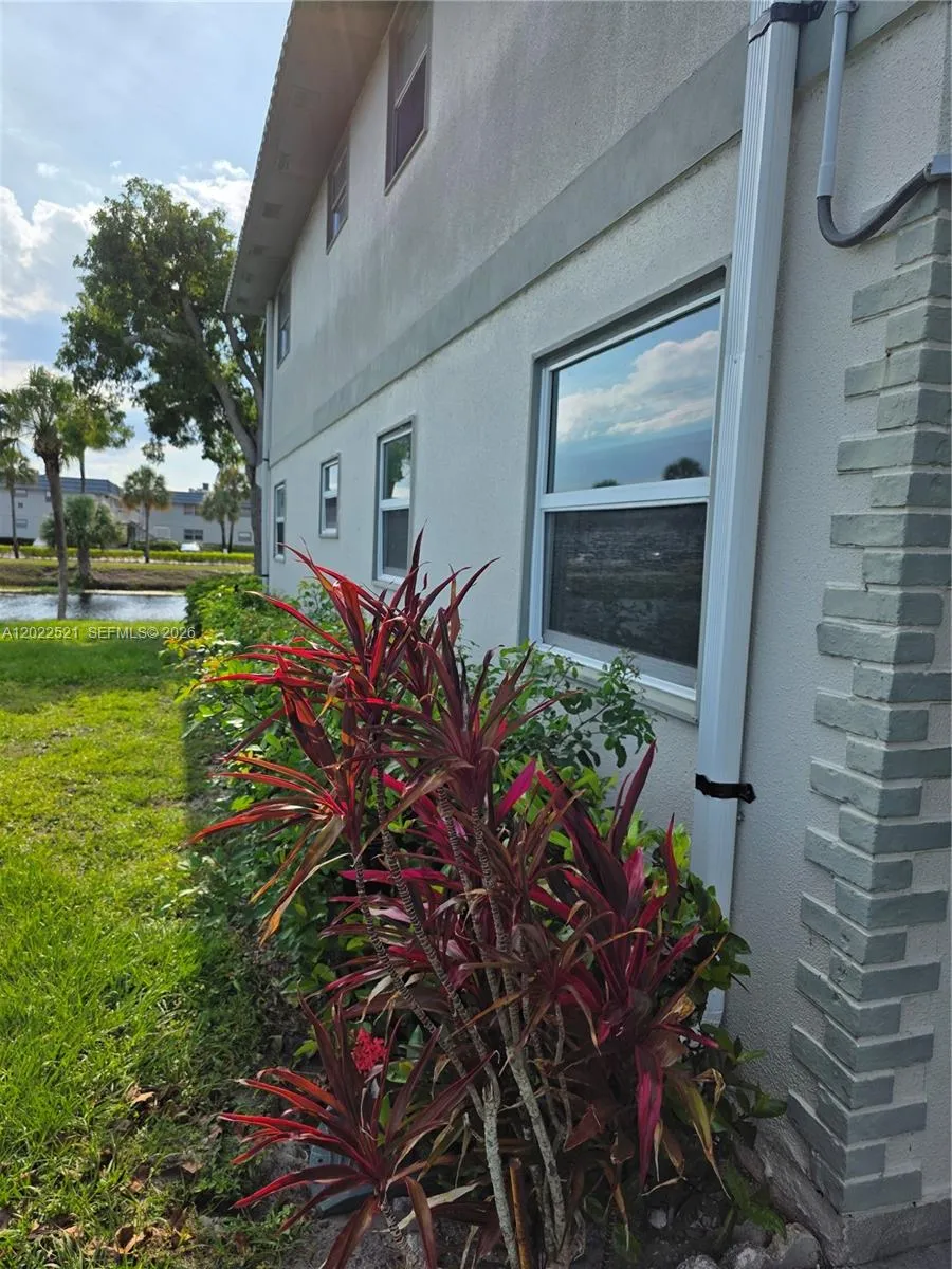 2 bedroom 2 bath for sale at 145 Brittany D # 145, Delray Beach FL 33446