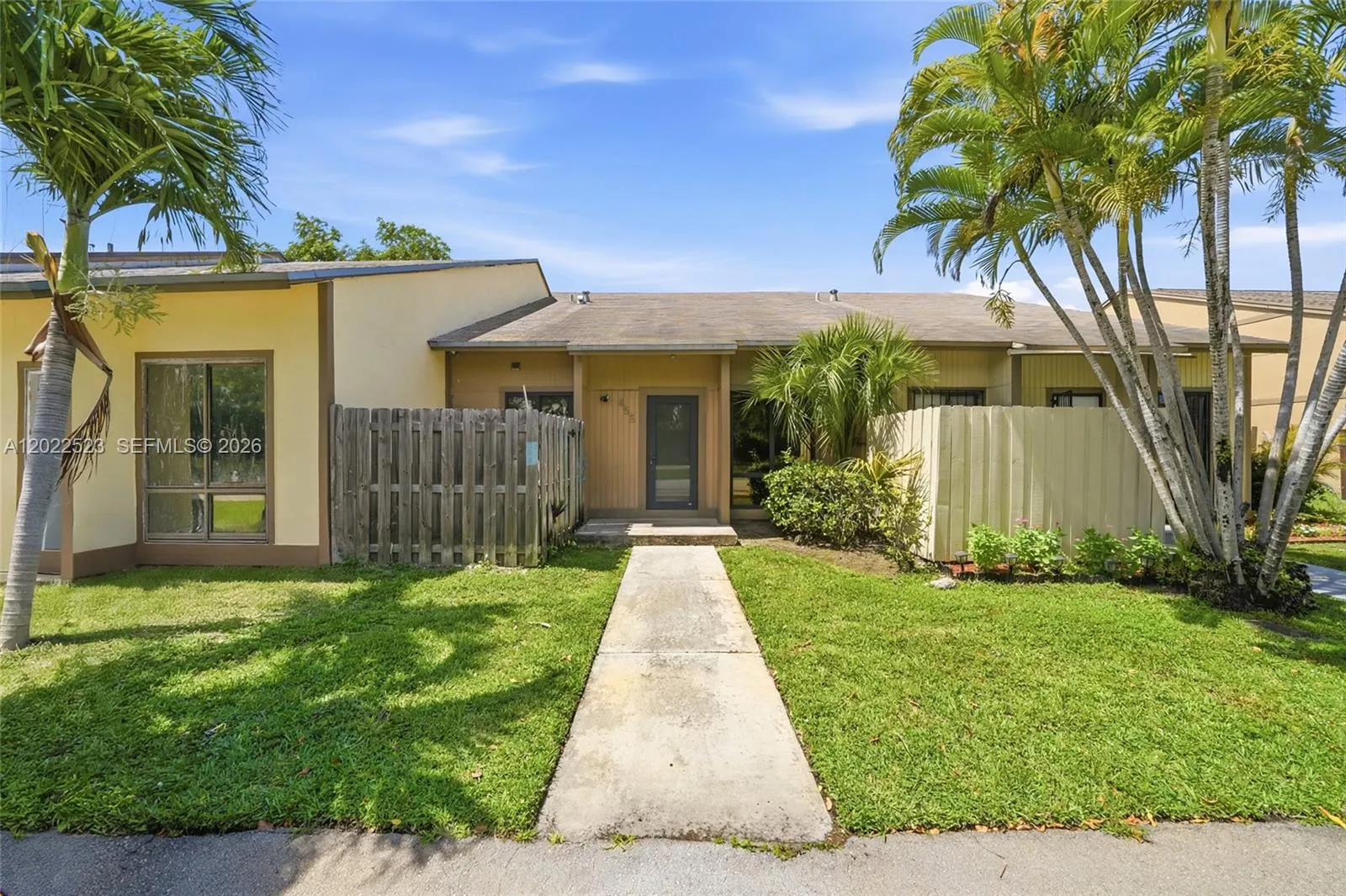 4 bedroom 2 bath for sale at 455 NE 210th Ter, Miami FL 33179