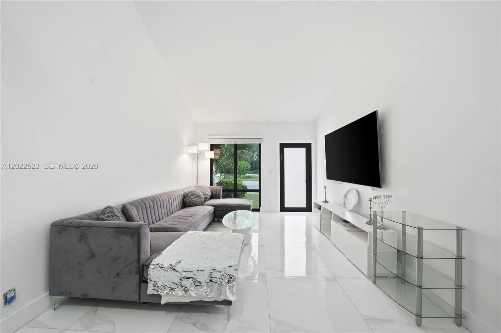 455 NE 210th Ter, Miami FL 33179
