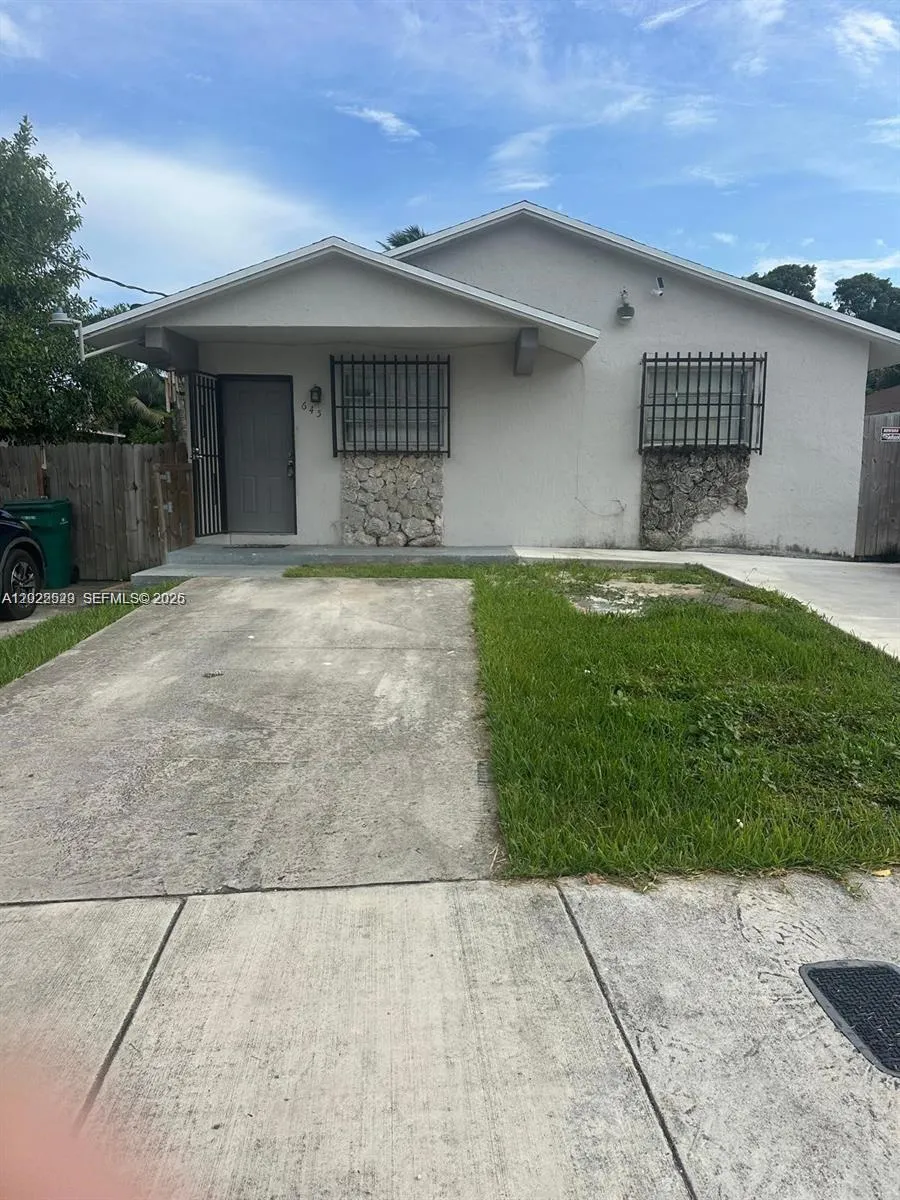 3 bedroom 2 bath for sale at 645 NW 2nd St, Florida City FL 33034