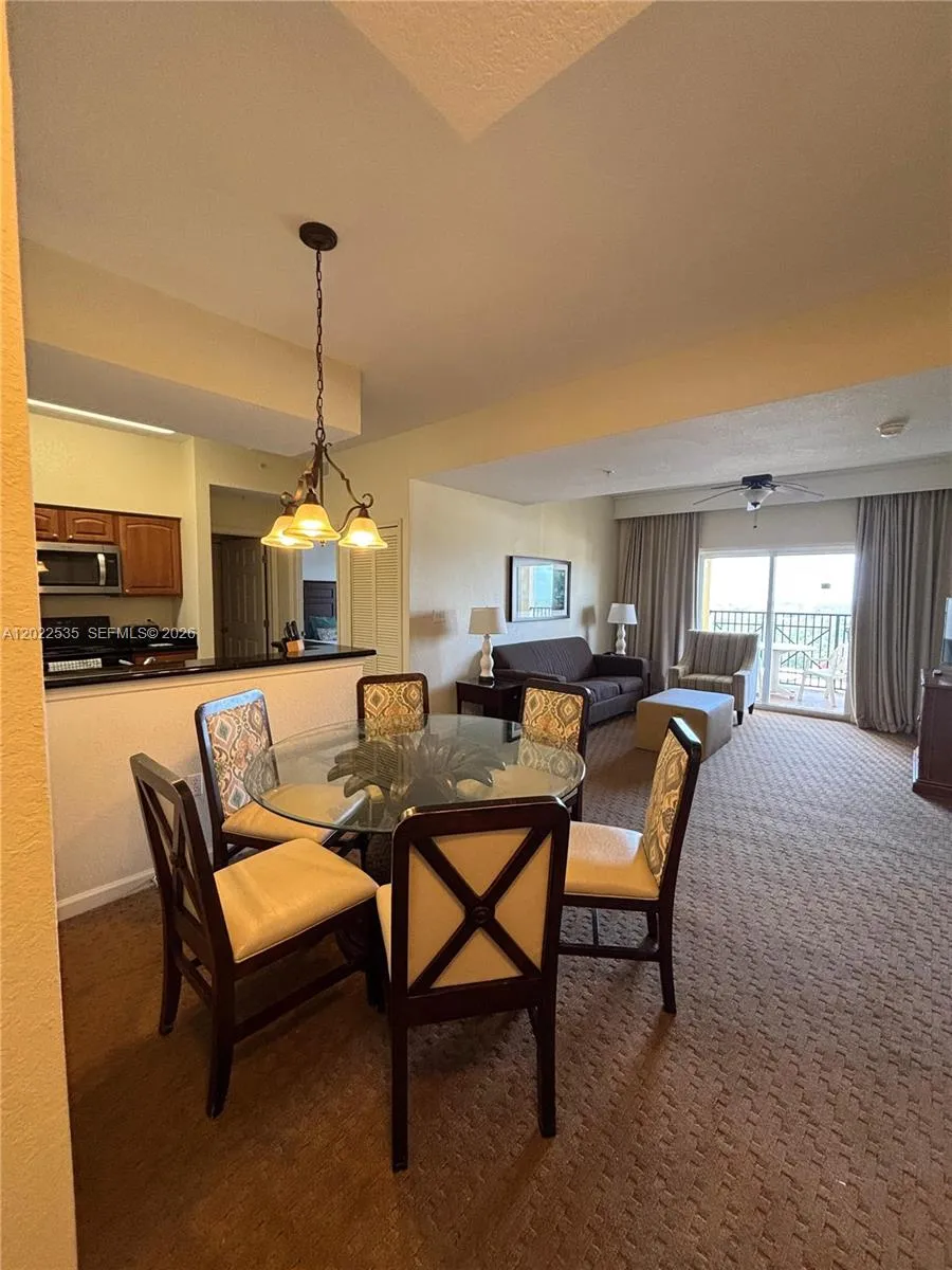 8101 RESORT VILLAGE # 31411, Orlando FL 32821
