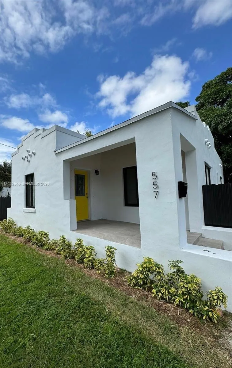 557 NW 44st, Miami FL 33127