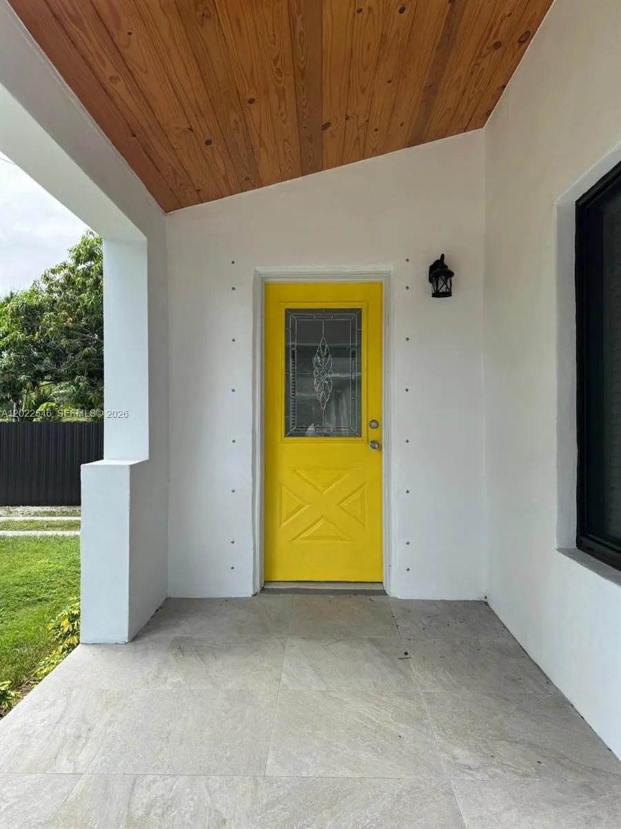 557 NW 44st, Miami FL 33127