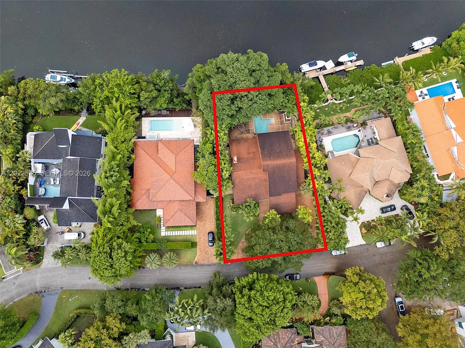 7244 E Lago Dr, Coral Gables FL 33143